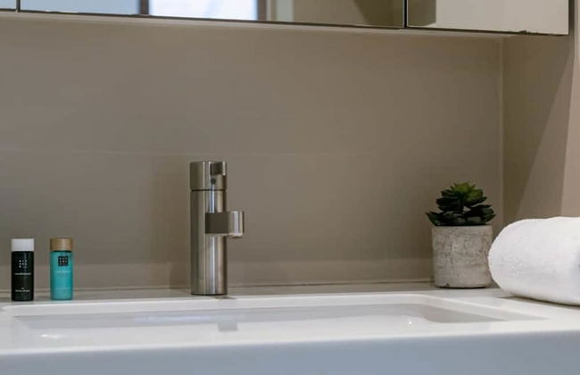 Modern Apartment With Terraces and Parking - Photo 19