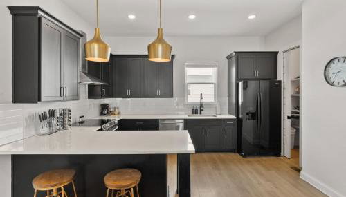 Upscale Townhome 3 miles to Downtown with 2 Car Garage - Foto 3