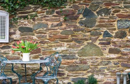 Riverside Retreat - Photo 22