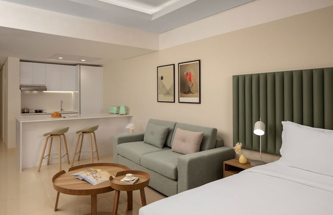 Staybridge Suites Dubai Internet City by IHG - Photo 8