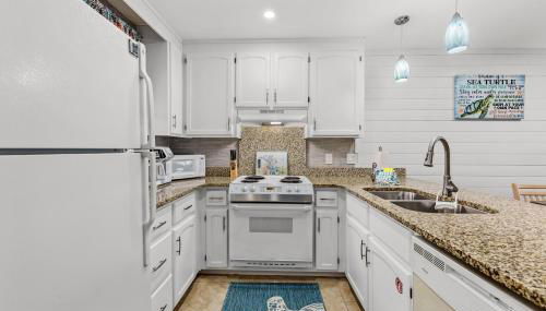 Short Walk to The Beach! Community Pool! Sleeps 6! - Foto 3