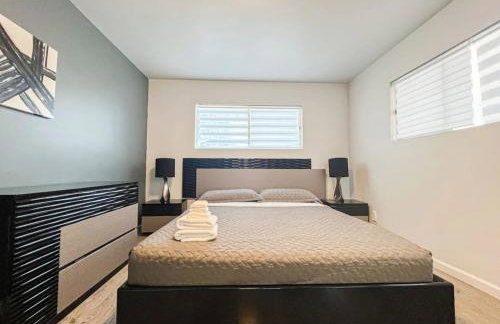 Bright 2-BR Home Near LAX with Shared Yard - SH2-LAD - Foto 12