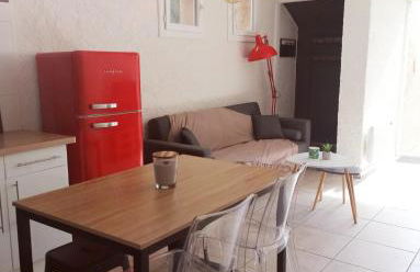 Escapade Parfaite Terrasse ensoleillée Piscine & Parking - Foto 4