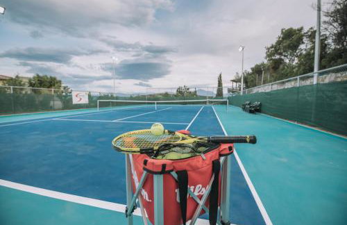 Trizonia Bay Hotel - Photo 39