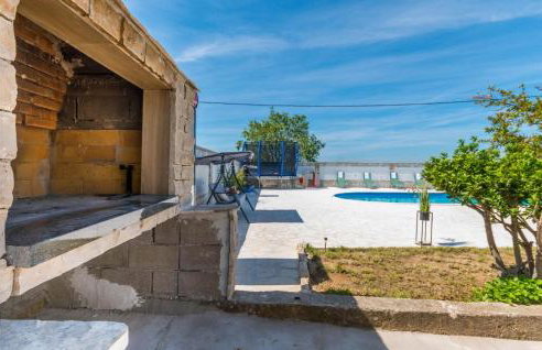 6 Bedroom Lovely Home In Ceranje Gornje - Foto 16