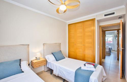 DENIA Playa Santa Ana Adosados - Cómodo apartamento con Piscina, Terraza y Parking, a 2 minutos de la playa - Foto 7