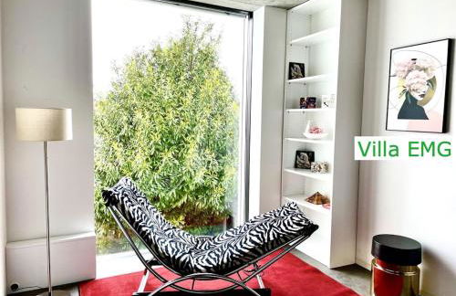 Luxus Design Ferienhaus Villa EMG Bensheim nah Frankfurt, Heidelberg mit Sauna, Schwimmteich, Garten für Familien und Gruppen bis 17 Personen - Foto 36