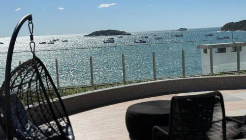 Piscinas de borda infinita e piscina interna aquecida com vistas deslumbrantes para o mar dos Ingleses, a 50 metros de altura - Foto 2