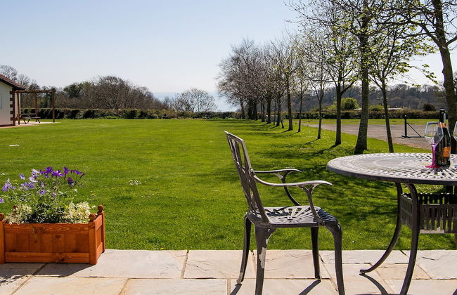 Stoneleigh Village - Photo 46