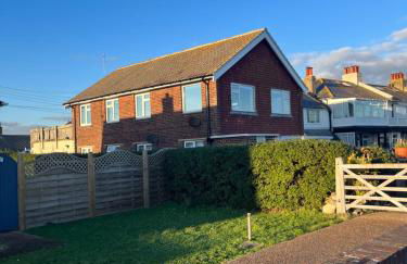 Beautiful 2 bedroom beach getaway - Foto 30