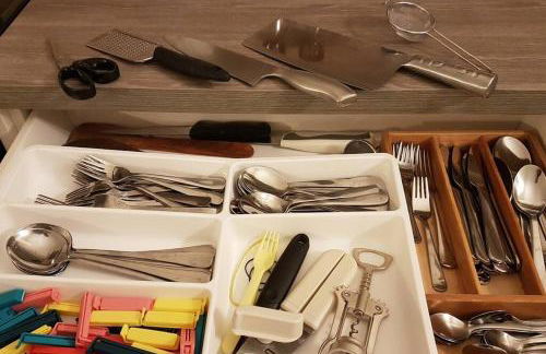 Perfect Family & Friends Home, Free Parking Security Onsite - Photo 19