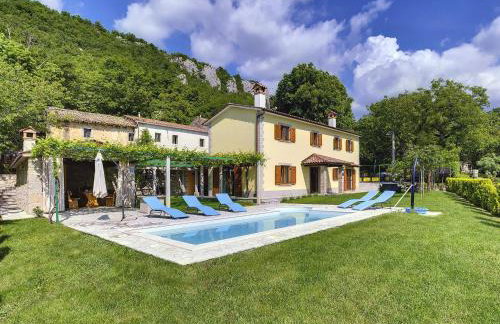 Villa in Lupoglav With Pool Near the Sea - Foto 6