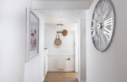 City Centre 1 bed Georgian flat with courtyard - Photo 8