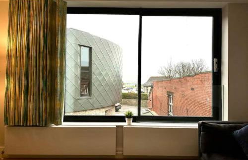 Stunning New 2 Bedroom Apartment - Next to the Beach - Great Location - FREE Parking - Fast WiFi - Smart TV - sleeps up to 4! Close to Purbeck, Corfe Castle, Sandbanks, Poole & Bournemouth - Foto 9