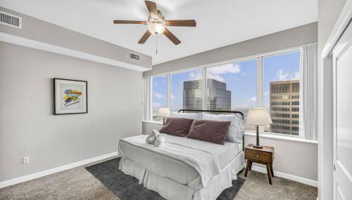 Luxury 21st Floor Penthouse | Great Downtown VIEWS - Foto 4