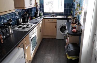 Double Ensuite in a colourful quirky terrace on a quiet leafy street - Foto 13