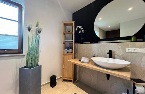 Stay Nice Apartments Dorfen Nähe München Jacuzzi Grillkota 75 Zoll TV - Foto 42