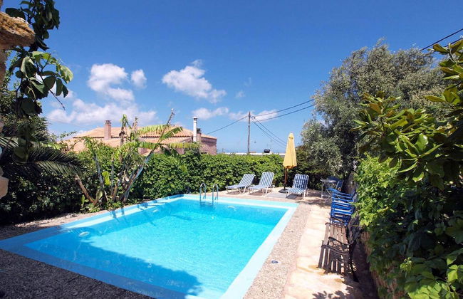 Villa Sofas - Photo 21