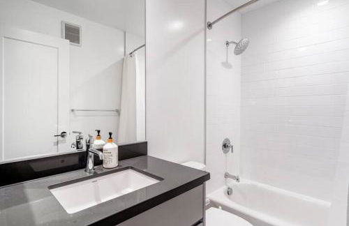 Sharon Green apartments by FantasticStay - Photo 96