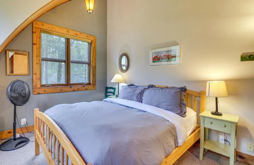Riverfront Skykomish Cabin with Private Hot Tub! - Foto 17