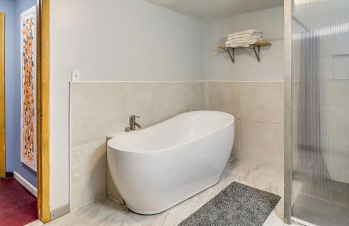 4 Mi to Mauch Chunk Lake Spacious Apt with Bar! - Foto 30