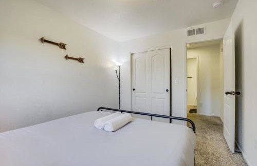 Spacious Family Getaway Near Downtown - Foto 26