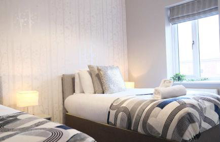 Spacious 4 Bedroom Home with Garden in Bedford - Foto 59