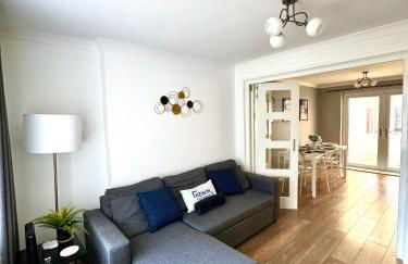 Stunning Open Plan 3 Bed House - Driveway & Garden - Foto 4