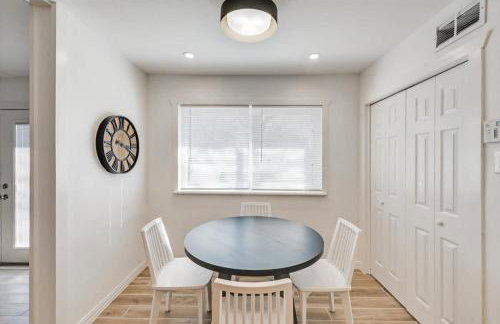 Stunning Dallas Home w Beautiful Yard Big Groups - Foto 16