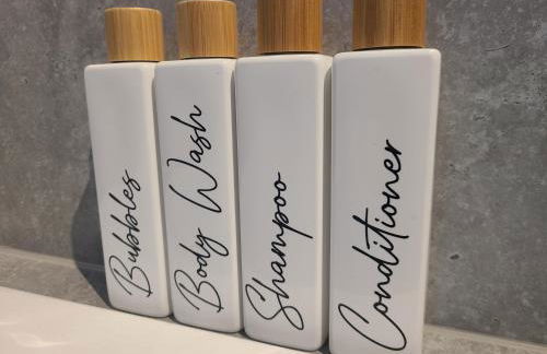 Vale View Apartment, Prestatyn, North Wales - a stylish, dog-friendly holiday let just a 5 min walk to beach & town! - Foto 18