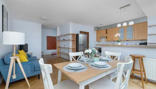 Kazimierza Wielkiego 2-Bedroom Apartment with Parking by Noclegi Renters - Foto 5