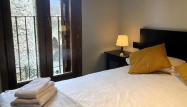 Apartamento dúplex en el puente histórico, Gra de Fajol - Photo 3, towels