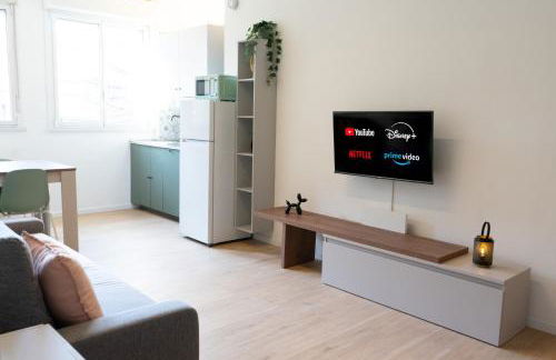 Arcimboldi's Nest - Close to Metro and Train - Foto 19