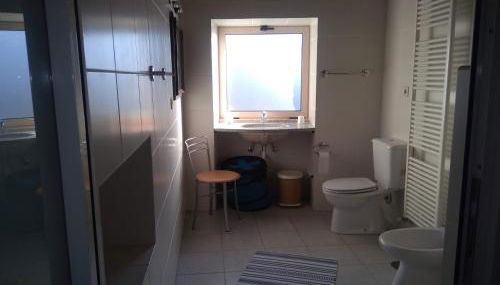 Lemon Tree Cottage at Terrus Winery - Photo 4