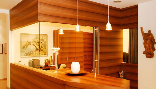 Check-in-/Check-out-Schalter