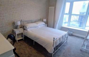 large 4 bedroom - Foto 5