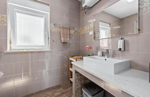 Villa Sunny Olive - Photo 27