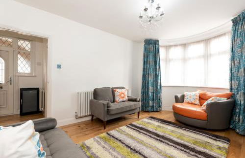 4 Bed house Parking 5 mins Sidcup Station - Pass the Keys - Foto 7