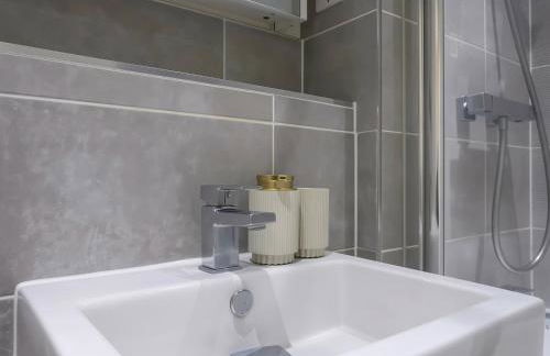 Adeluxe Aura - Entire Ultra Luxury- Super King Bed with Free WiFi, Netflix and Amazon Prime - Foto 18