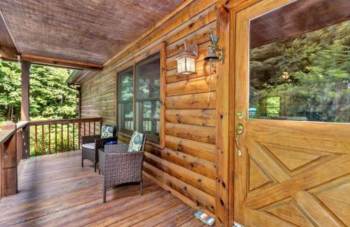 Cozy Mountain Cabin with Long-Range Views near Waterfall Park in Old Fort, NC - Foto 9