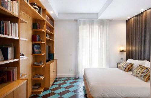 The Literary House - Photo 8