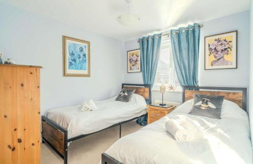 Spacious Cotswolds Base, Private Garden & Parking - Foto 11