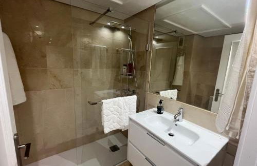 Heart of Puerto Banus newly renavated Free parking , WIFi ,Pool,Gym,Padel court - Photo 5