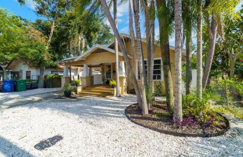 Cozy bungalow with Luxe Yard, Firepit, Pergola Area - Foto 21