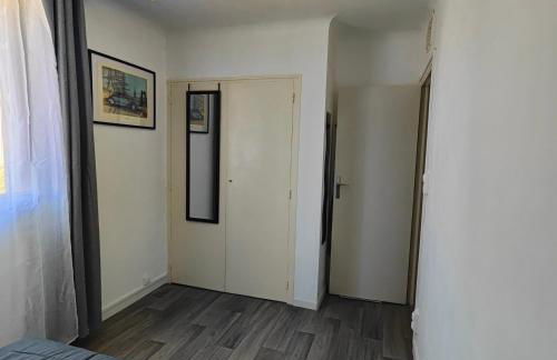 Grand F3 lumineux 55 m proche centre, plages, balcon, clim - Foto 13