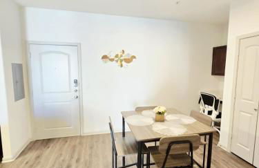 Luxury 1 BedRM Unit in Frisco Pool Gym & Workplace - Foto 15