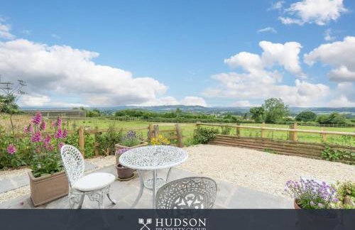 Modern Snitton Cottage & Gardens - Photo 5