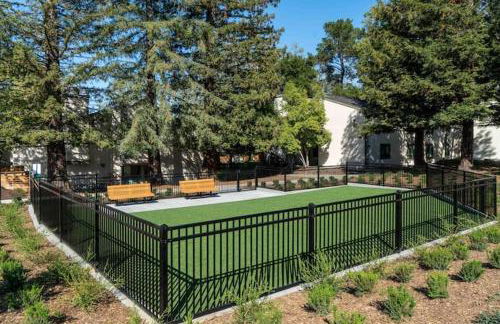 Sharon Green apartments by FantasticStay - Photo 84