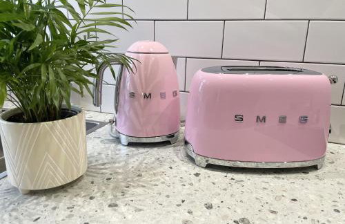 Welcome to Hazelwood, The Mount Somerton Apartment - modern and fully equipped, Private off-street parking, Near Glastonbury Tor, The spectacular Wells Cathedral, Stourhead, Sherborne Abbey, Millfield School, Clark's Village - Foto 5