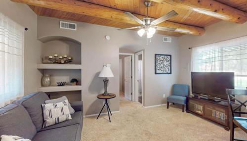 2 Bed 1 Bath with fully Stocked Kitchen - Foto 5